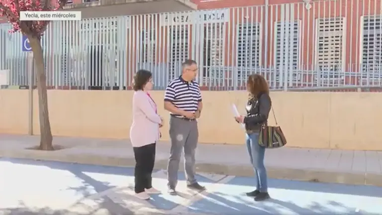 Representantes del AMPA del instituto Felipe VI