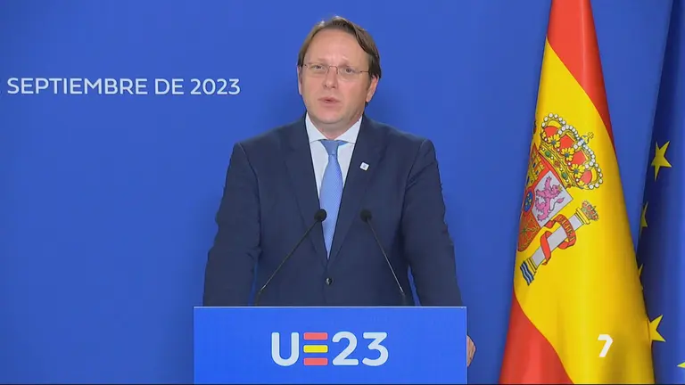 Oliv&eacute;r V&aacute;rhelyi, comisario europeo de Vecindad y Ampliaci&oacute;n (foto: La 7)