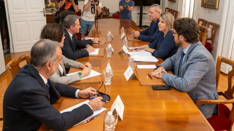 Reuni&oacute;n entre el ayuntamiento, la CARM y Sabic