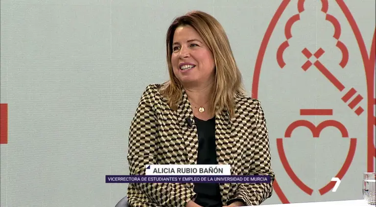 Alicia Rubio Ba&ntilde;&oacute;n, vicerrectora de Estudiantes y Empleo de la Universidad de Murcia (foto: La 7)