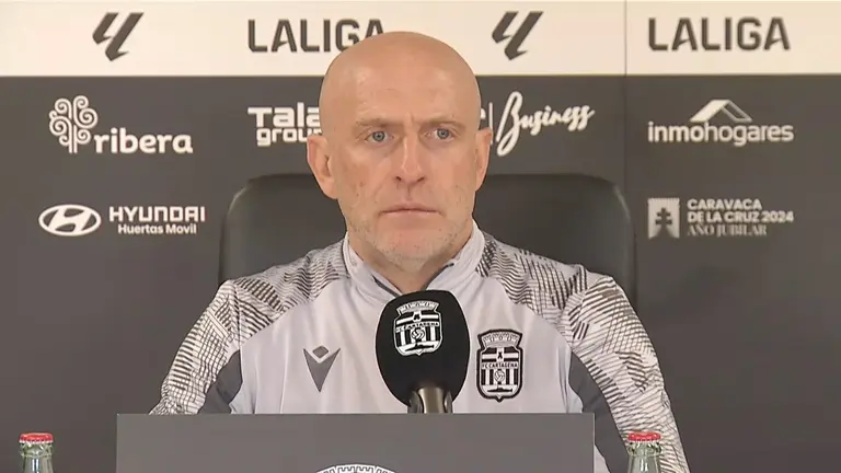Juli&aacute;n Calero en rueda de prensa