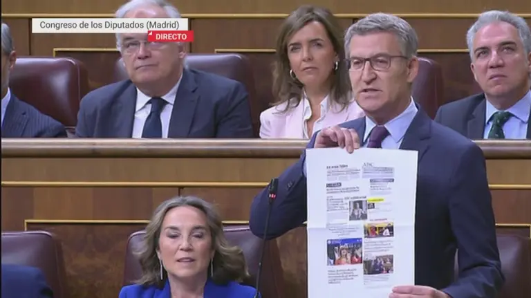 Alberto N&uacute;&ntilde;ez Feij&oacute;o pide explicaciones a Pedro S&aacute;nchez por el caso Bego&ntilde;a G&oacute;mez (foto: La 7)
