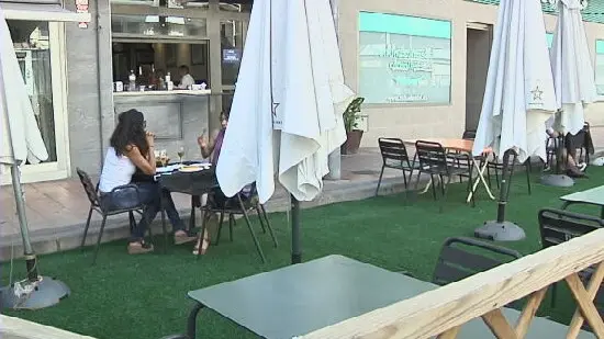 Terraza covid de un bar en Murcia (foto: La 7)