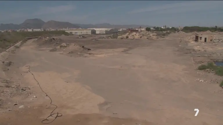 Los terrenos de El Hond&oacute;n de Cartagena que limpiar&aacute; el Gobierno regional (foto: La 7)
