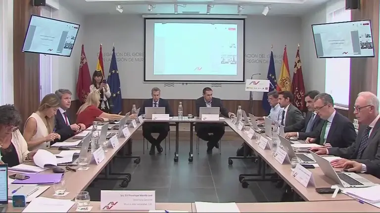 Reuni&oacute;n del Consejo de Administraci&oacute;n de la Sociedad Murcia Alta Velocidad (foto: Ayuntamiento de Murcia)