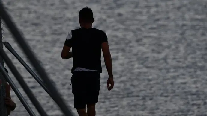 Un joven migrante en Ceuta (foto: EP)