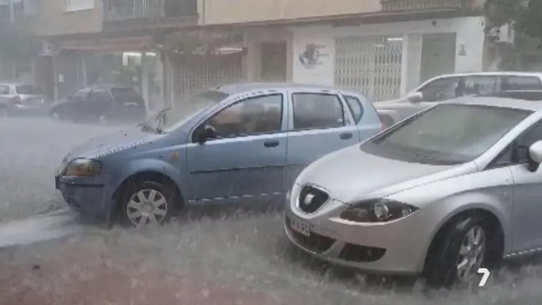 Lluvia de m&aacute;s de 60 litros en &Aacute;guilas