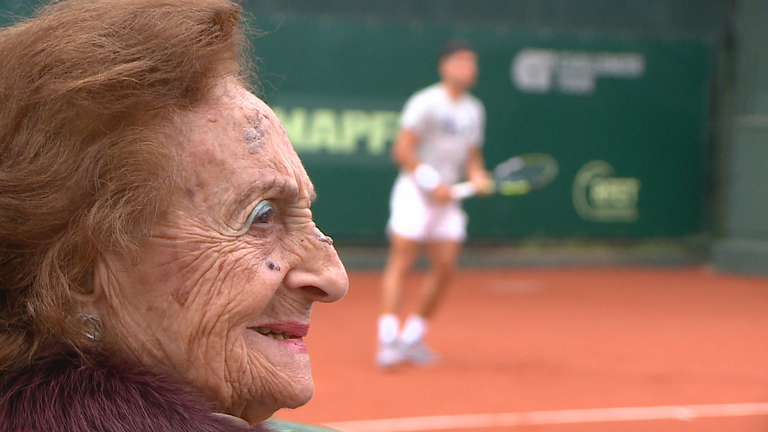 ABUELA FAN