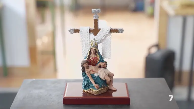 Miniatura cofrade de una empresa de Yecla (foto: La 7)
