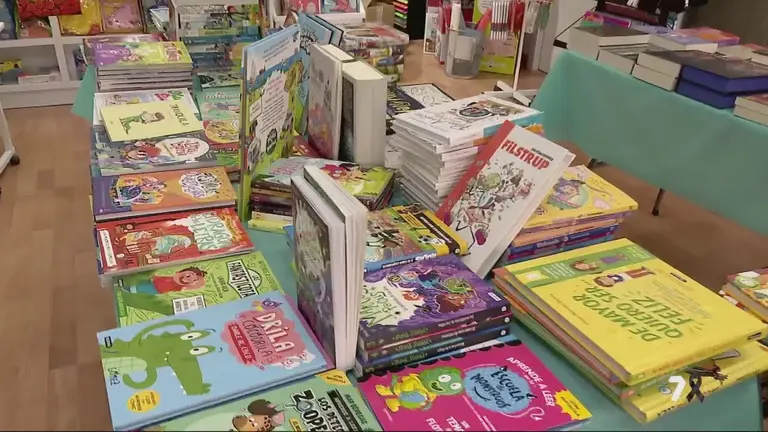 La Regi&oacute;n de Murcia celebra el D&iacute;a del Libro (foto: La 7)