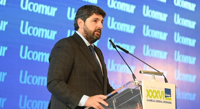 Fernando L&oacute;pez Miras, presidente de la Regi&oacute;n de Murcia, en la XXXVI Asamblea General Ordinaria de la Uni&oacute;n de Cooperativas de Trabajo Asociado de la Regi&oacute;n de Murcia (foto: CARM)