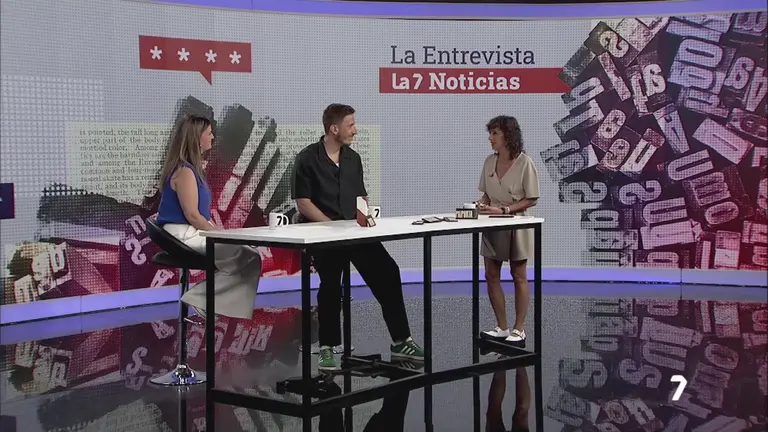 Laura Mart&iacute;nez entrevista a la Agencia Creativa Mapa en 'Las Noticias de la Noche' (foto: La 7)