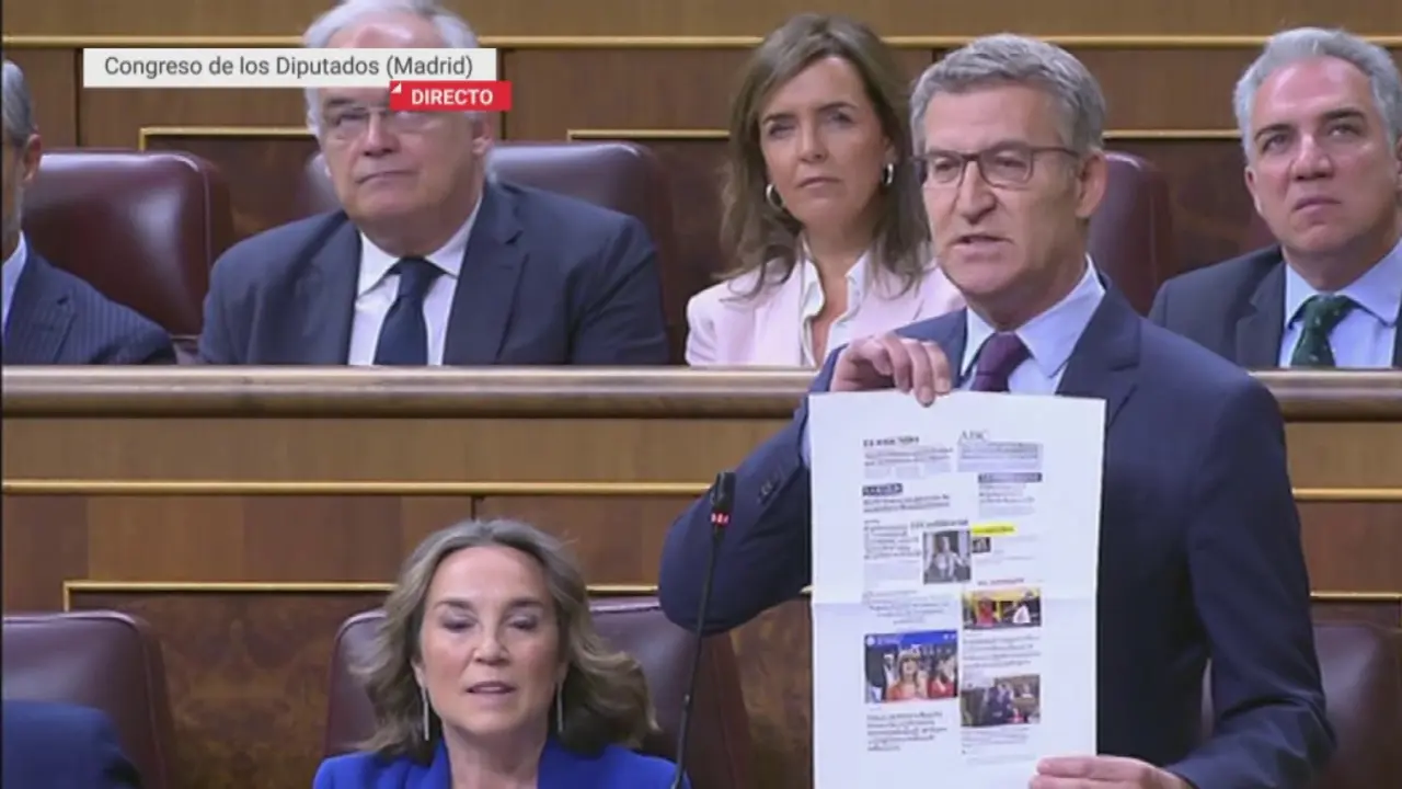 Alberto N&uacute;&ntilde;ez Feij&oacute;o pide explicaciones a Pedro S&aacute;nchez por el caso Bego&ntilde;a G&oacute;mez (foto: La 7)