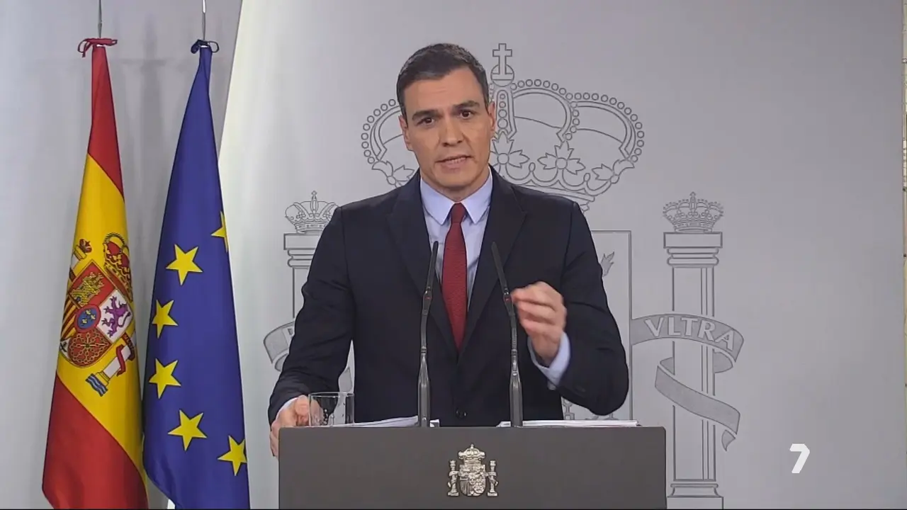 Pedro S&aacute;nchez decretaba el estado de alarma por la pandemia el pasado 14 de marzo de 2020 (foto: La 7)