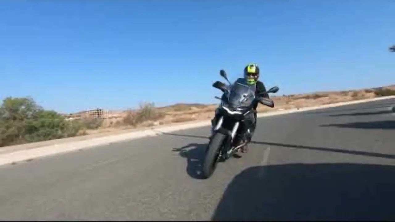 Moto Guzzi V85 Strada