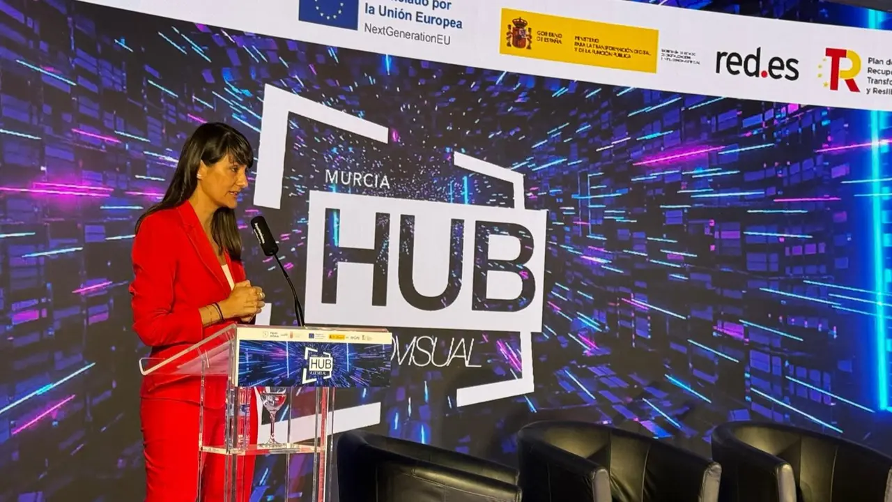 La secretaria de Estado de Digitalizaci&oacute;n e Inteligencia Artificial, Mar&iacute;a Gonz&aacute;lez Veracruz (foto: La 7)