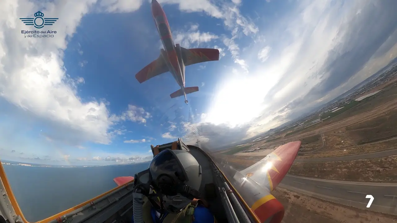 Pedro Acosta vuela con la Patrulla &Aacute;guila (foto: Patrulla &Aacute;guila)