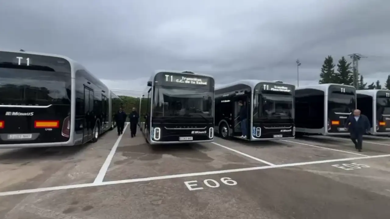 Los nuevos tranvib&uacute;s de Murcia (foto: La 7)