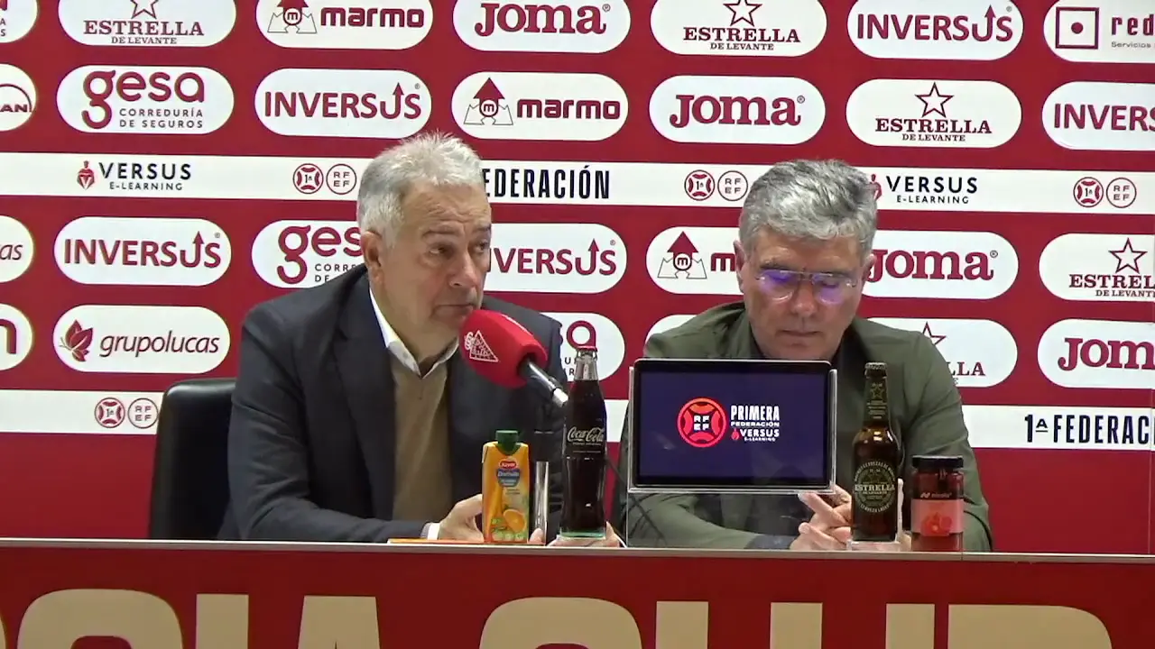 Felipe Moreno e Higinio P&eacute;rez en rueda de prensa (foto: Real Murcia)