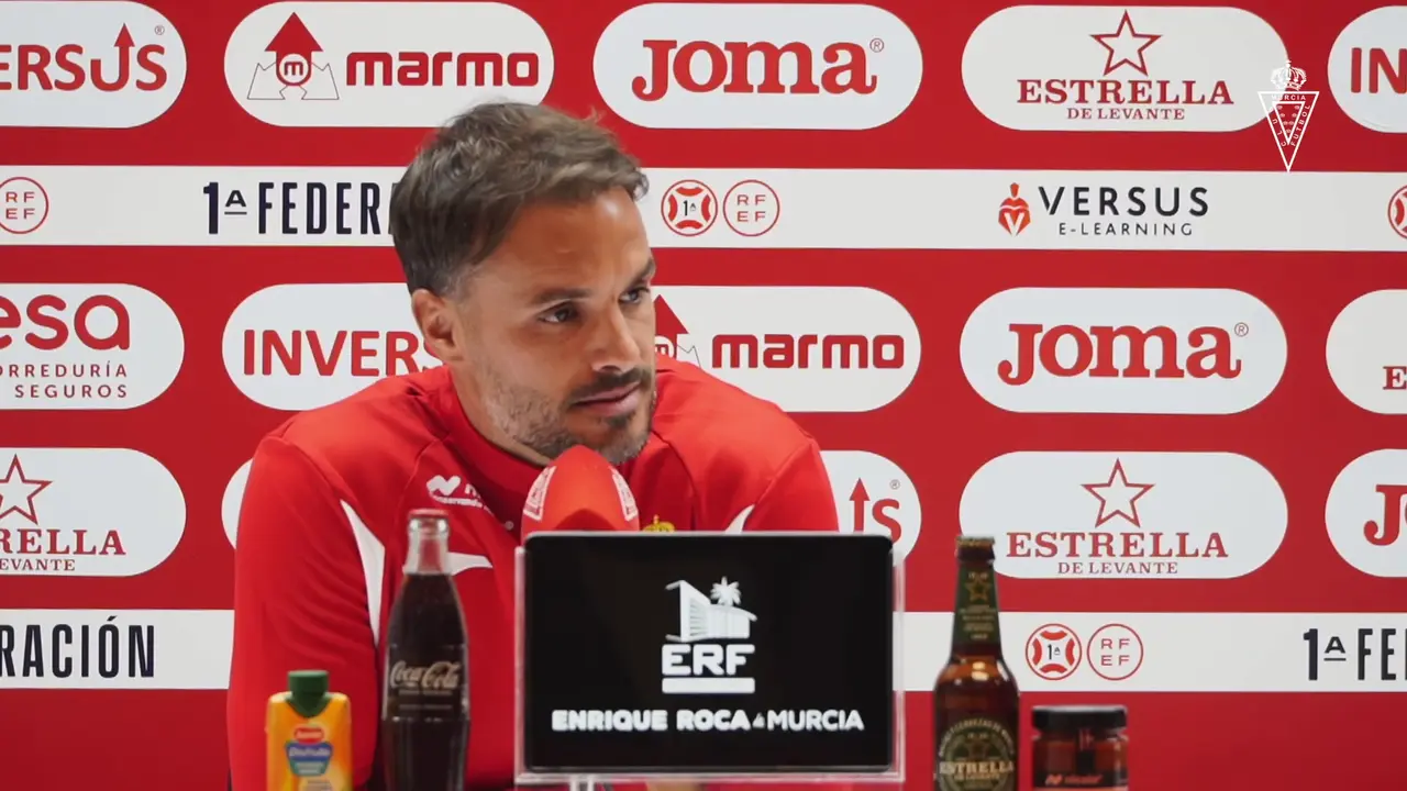 Pedro Le&oacute;n: &ldquo;El objetivo ya no es ascender, es conseguir 15 puntos para no sufrir&rdquo; (foto: Real Murcia)