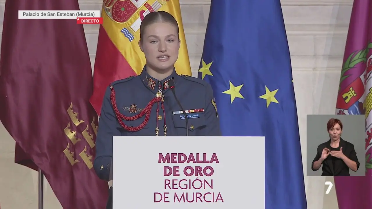 La princesa Leonor, tras recibir la Medalla de Oro de la Regi&oacute;n de Murcia (foto: La 7)