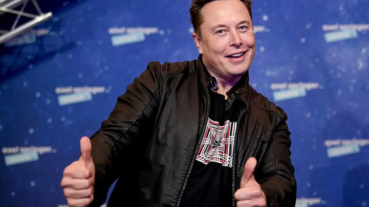 Archivo - FILED - 01 December 2020, Berlin: Elon Musk, head of the space company SpaceX and Tesla CEO, arrives at the Axel Springer Award ceremony. Photo: Britta Pedersen/dpa/Pool/dpa
- Britta Pedersen/dpa/Pool/dpa - Archivo