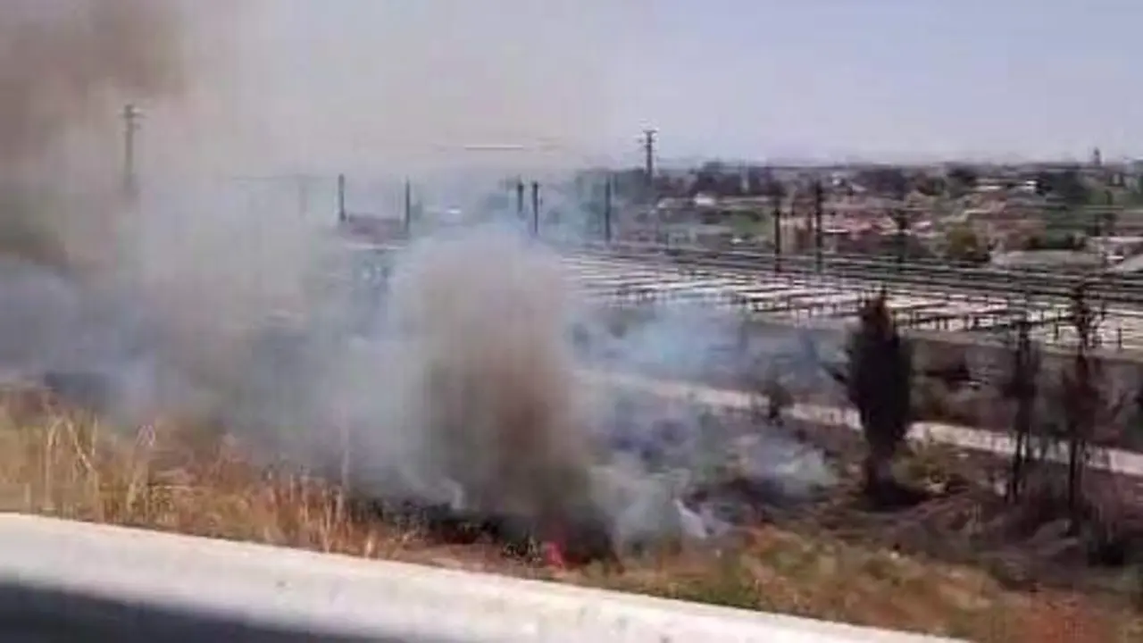 Incendio declarado en Beniaj&aacute;n en la tarde de este martes (foto: La 7)