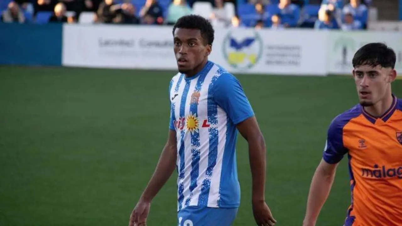 Alonso con el &Aacute;guilas FC