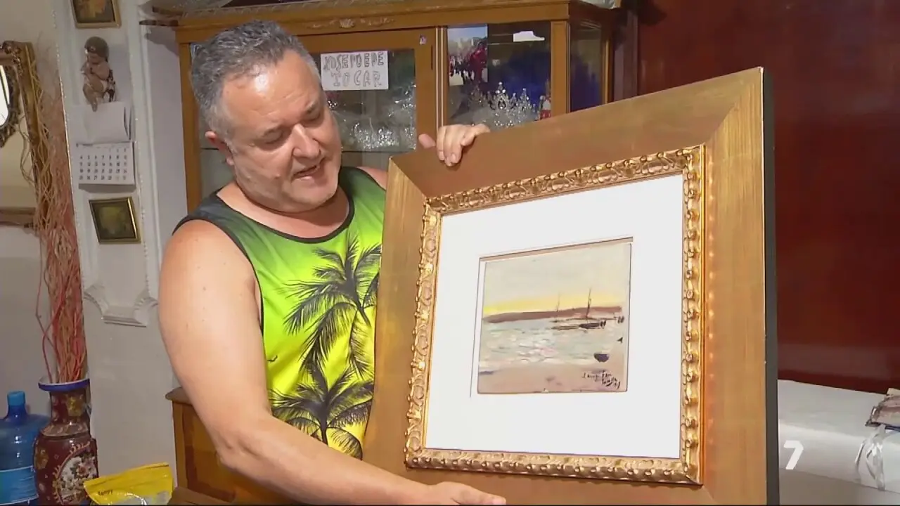 Un murciano encuentra un Sorolla perdido en Sevilla y se lo lleva a casa porque le "gust&oacute; el marco" (foto: La 7)
