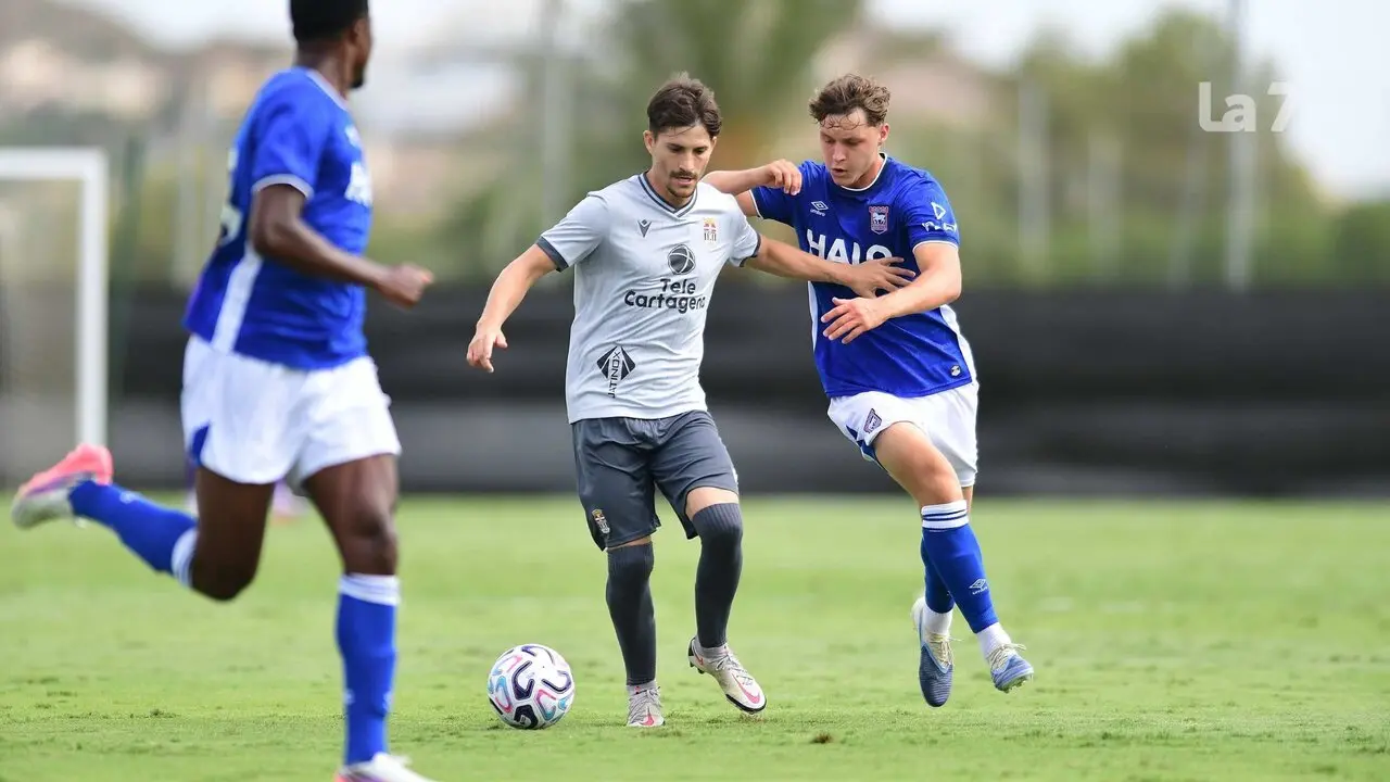 El Cartagena empata 0-0 con el Ipswich en La Manga
