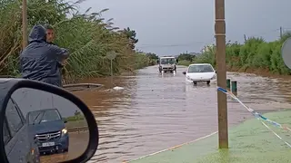 Rescate de veh&iacute;culos en el Cruce de las Ca&ntilde;as (Foto: Ayto. CT)