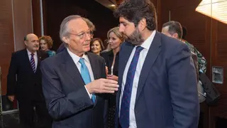 El presidente de la Comunidad, Fernando L&oacute;pez Miras, junto al exministro Josep Piqu&eacute;, en un reciente encuentro