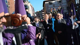 L&oacute;pez Miras y Marcos Ortu&ntilde;o, en la salida de la Cofrad&iacute;a de Jes&uacute;s
