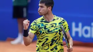 El jugador espa&ntilde;ol Carlos Alcaraz gana el partido de octavos de final del Barcelona Open Banc Sabadell 2023 ante Roberto Bautista Agut | Foto: EP