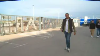 El &uacute;ltimo adi&oacute;s de Gustavo Mun&uacute;a al Real Murcia en las instalaciones de Pinatar Arena (foto: La 7)