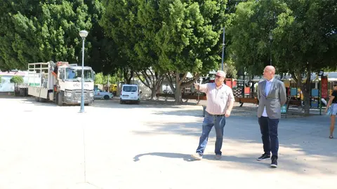 Pedro Garc&iacute;a Rex visita los huertos del Malec&oacute;n