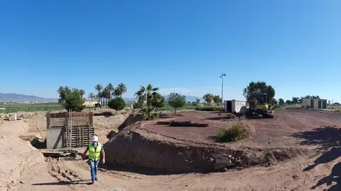 Obras de urbanizaci&oacute;n de la Torre del Obispo, en Purias (Foto: Ayto. Lorca)