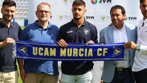 Javi P&eacute;rez, presentado como jugador del UCAM (Foto: UCAM)