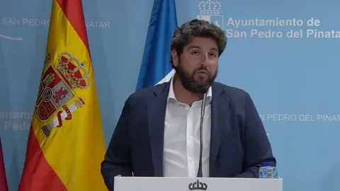 Fernando L&oacute;pez Miras, en San Pedro del Pinatar tras el consejo de Gobierno
