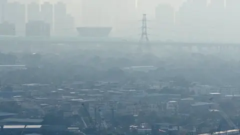 Neum&oacute;logos murcianos alertan de la "estrecha relaci&oacute;n" entre contaminaci&oacute;n y salud respiratoria | FOTO: VERABRIL COMUNICACI&Oacute;N