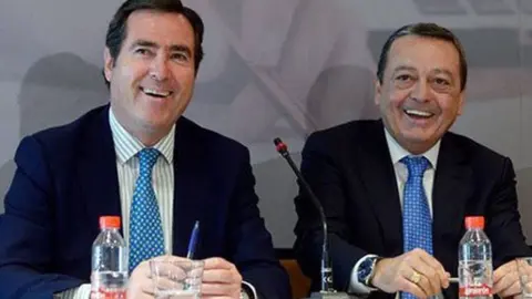 Antonio Garamendi (izq.) y Jos&eacute; Mar&iacute;a Albarrac&iacute;n