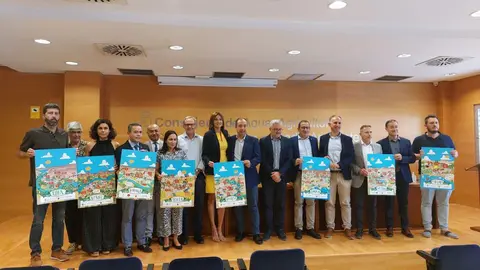 Los nueve alcaldes y concejales de los municipios premiados por Ecovidrio