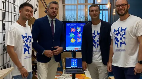El director general de Juventud, Jos&eacute; Manuel L&oacute;pez, presenta la Feria Zarangollo Joven acompa&ntilde;ado por los presidentes del Consejo de la Juventud de Murcia, Ricardo Javaloy, y de la Junta Municipal Distrito Centro-Este de la ciudad, Lorenzo Tom&aacute;s | FOTO: CARM