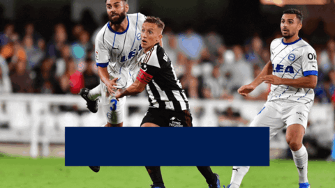 El local De Blasis pugna con Rub&eacute;n Duarte (Foto: FC Cartagena)