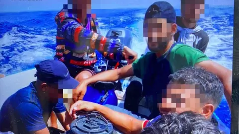 Rescatados en patera por la Polic&iacute;a Nacional