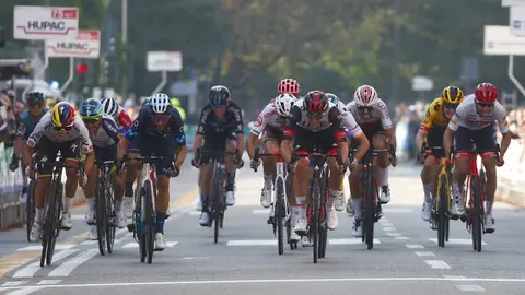 Sprint que decidi&oacute; la carrera (Foto: Team Movistar)