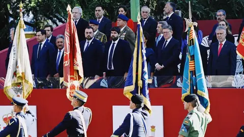 L&oacute;pez Miras en el desfile por el D&iacute;a de la Hispanidad