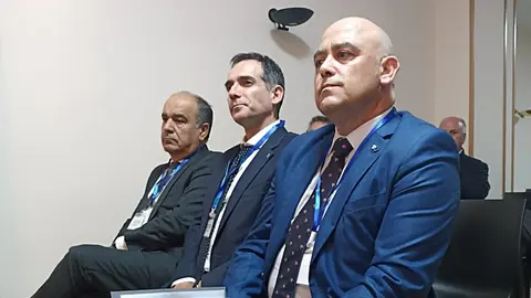 De der. a izq., Alfonso Gald&oacute;n, Juan Jos&eacute; Liarte y Francisco Carrera