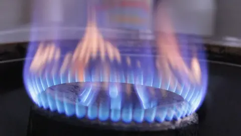 El IPC modera su crecimiento hasta al 7,3% en octubre por el menor coste de la luz y del gas