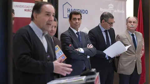 El catedr&aacute;tico Ismael Crepo presenta las conclusiones del estudio